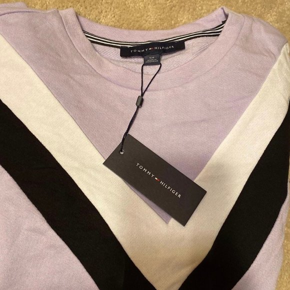 NWT Tommy Hilfiger Purple T-shirt - Picture 3 of 3